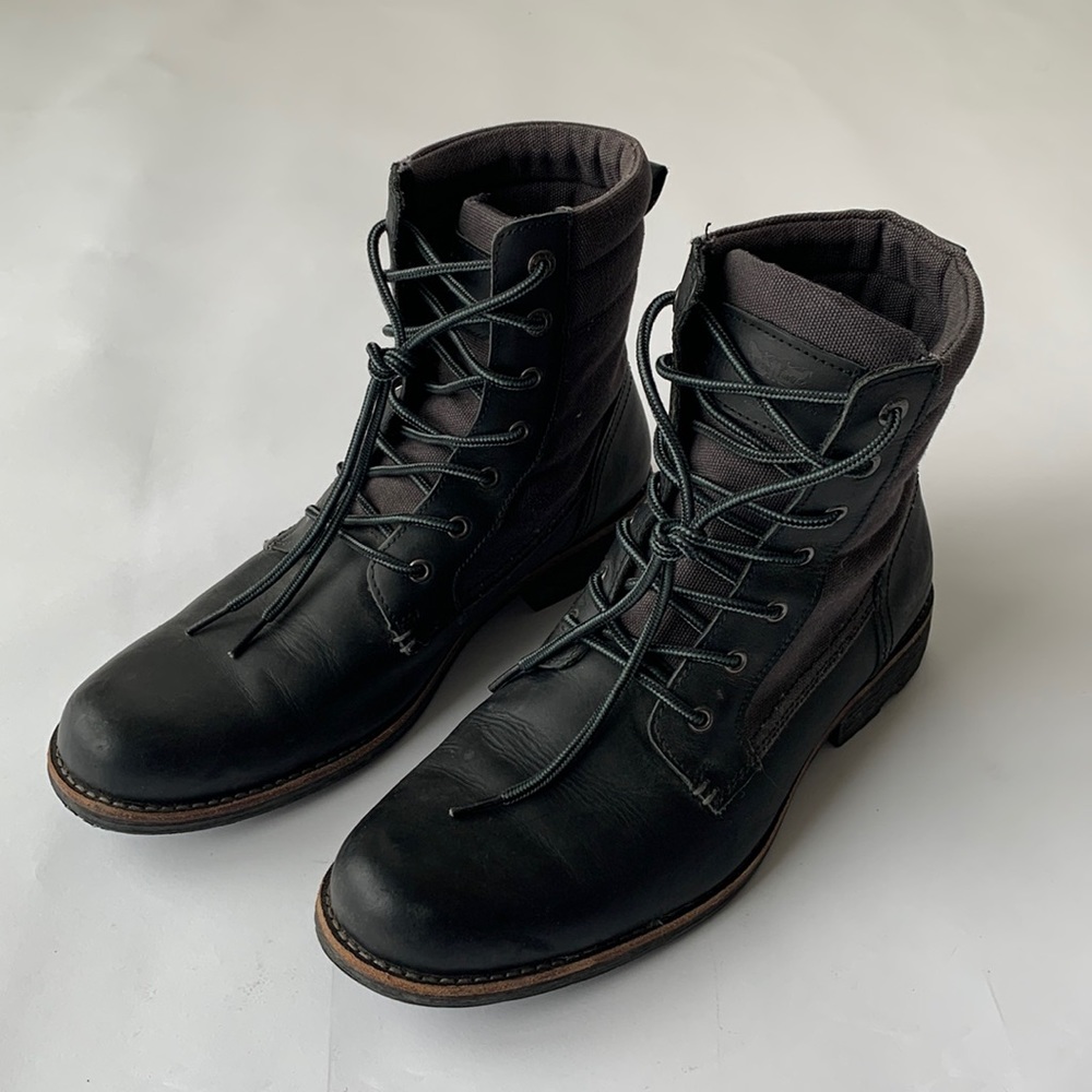 LEVI’S leather boots